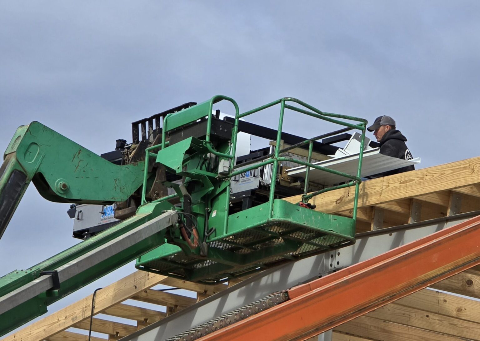 aa333650-6beb-4d48-9e42-3660a97b0c3b-copied-media~2